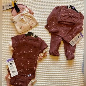 Newborn Gerber outfit lot